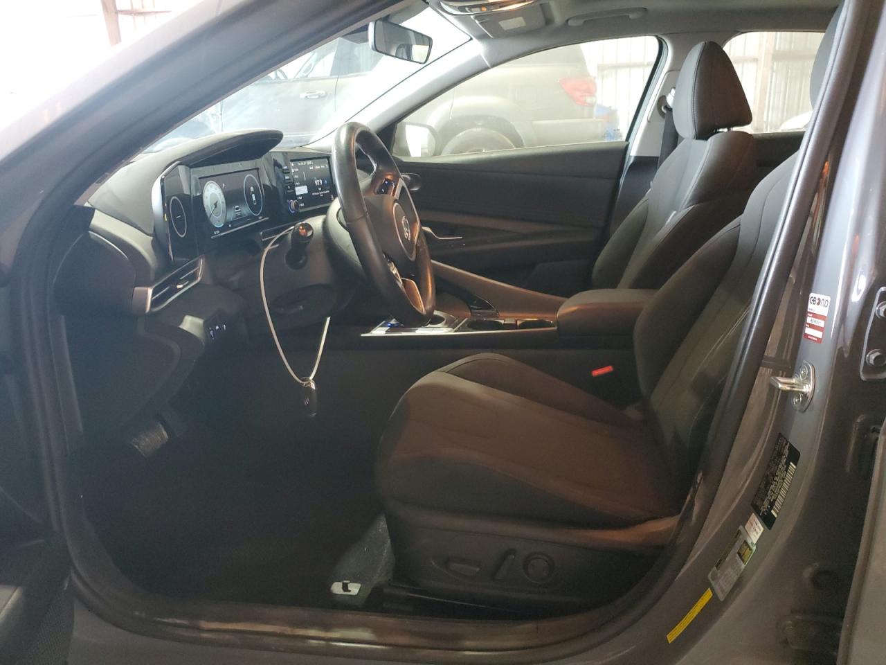 2022 Hyundai Elantra - Image 7