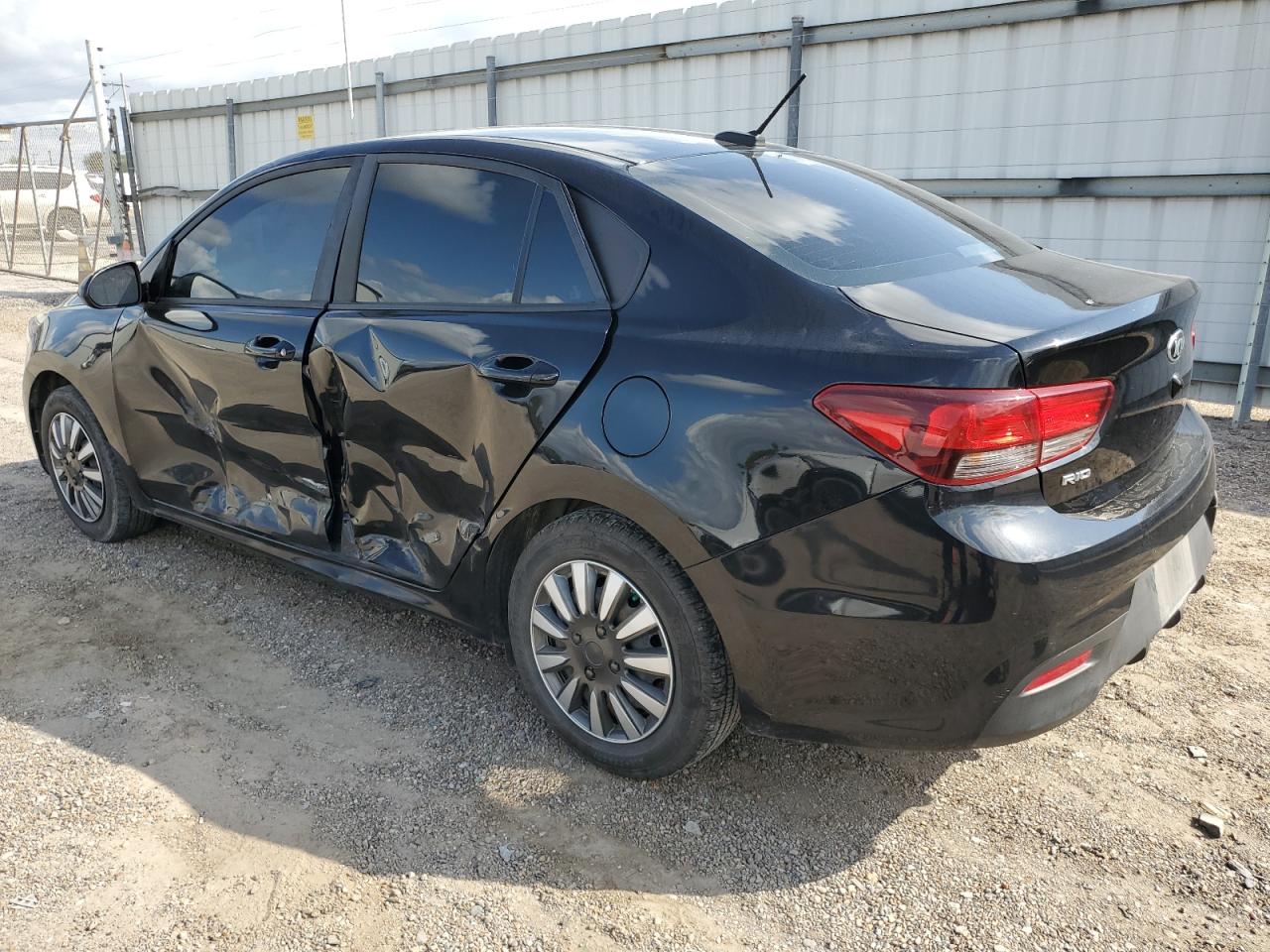 2019 Kia Rio - Image 2