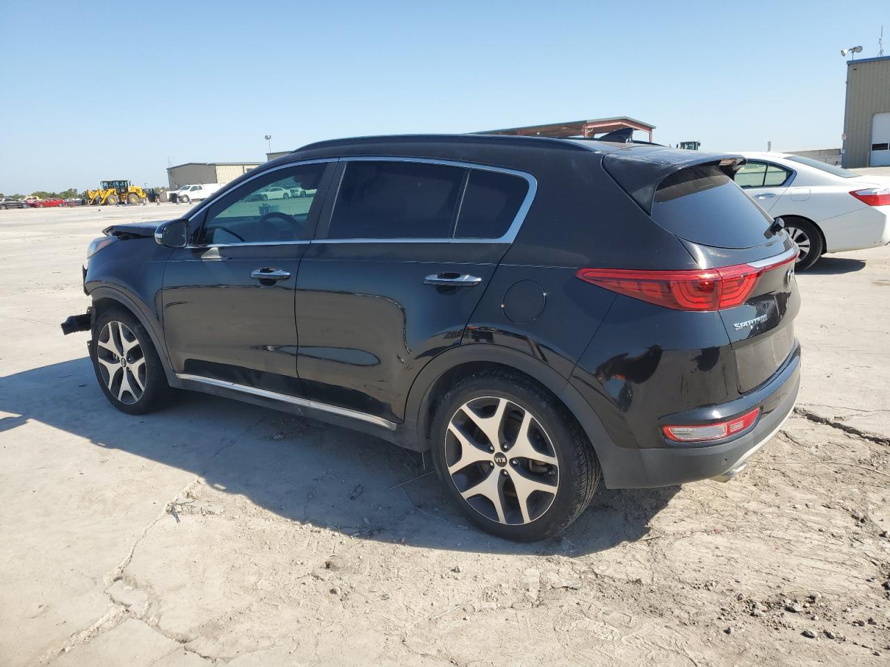 KNDPR3A61J7488361 2018 KIA SPORTAGE - Image 2