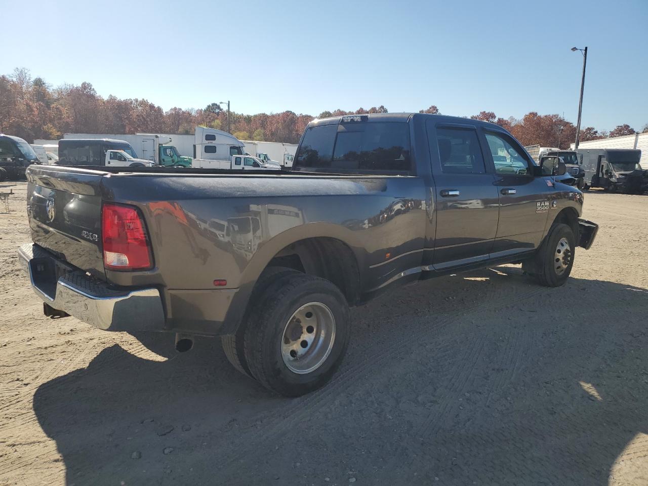 2017 RAM 3500 - Image 3
