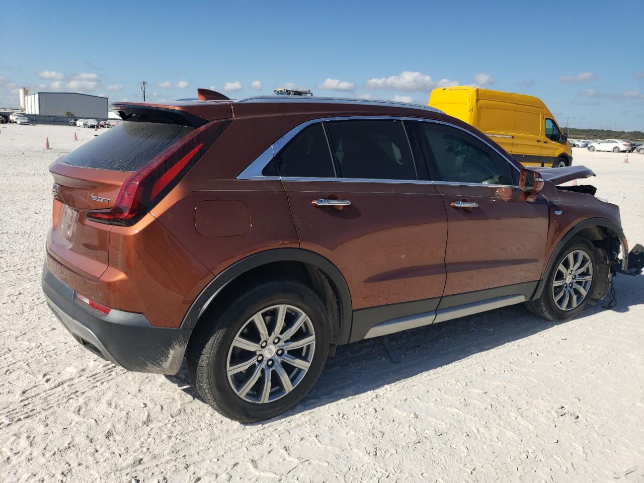 VIN 1GYFZCR44KF148234 2019 CADILLAC XT4 no.3