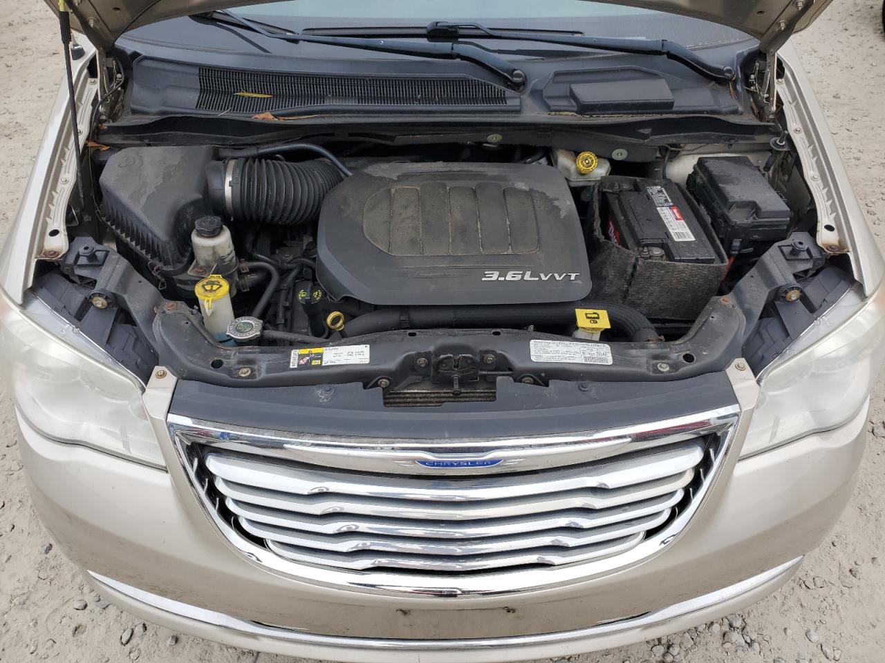 2C4RC1BG2DR631665 2013 Chrysler Town & Country Touring