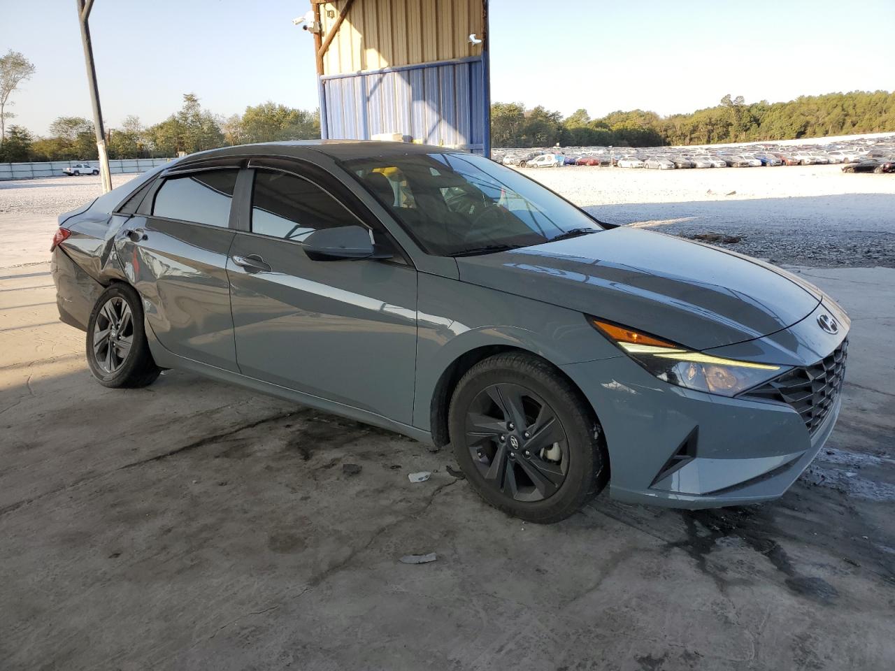 2022 Hyundai Elantra - Image 4