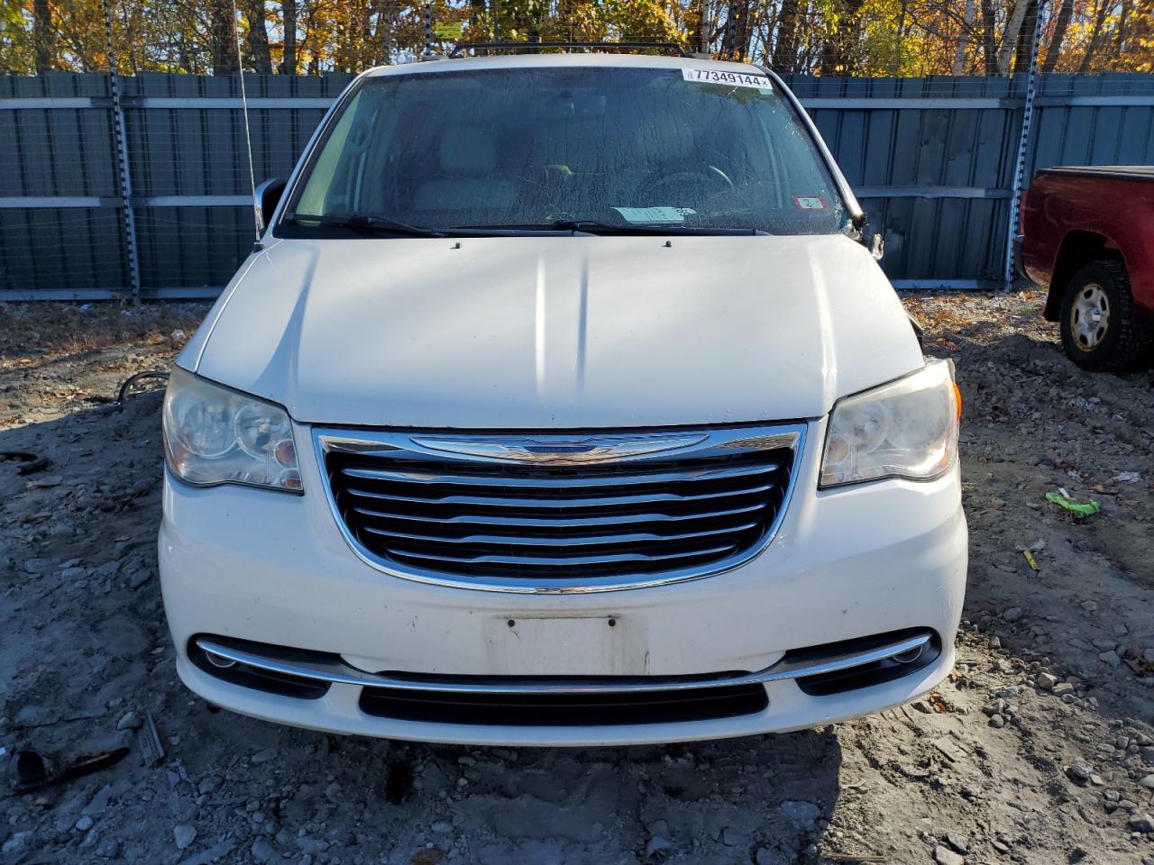 2013 Chrysler Town & Country - Image 5