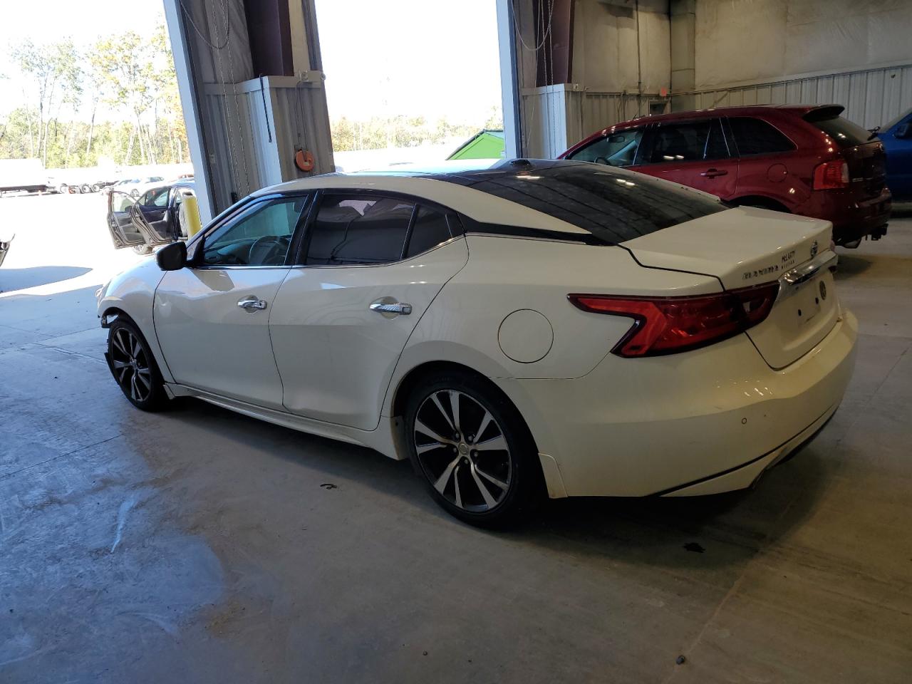 2017 Nissan Maxima - Image 2