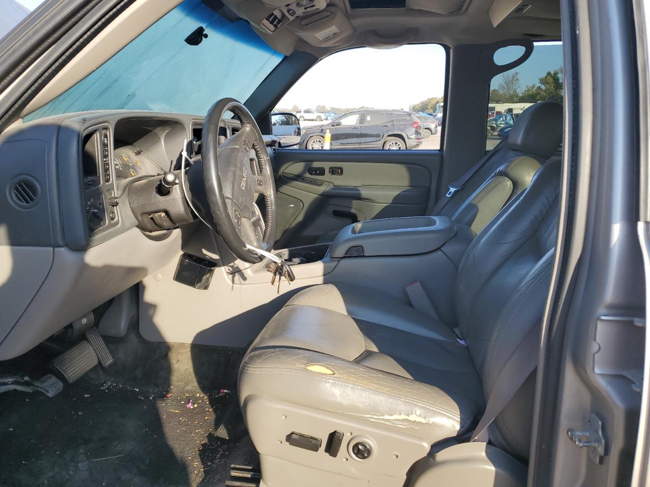 2005 GMC Yukon - Image 7