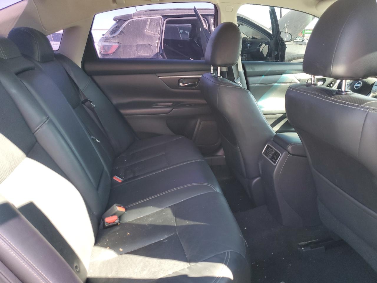2018 Nissan Altima - Image 10