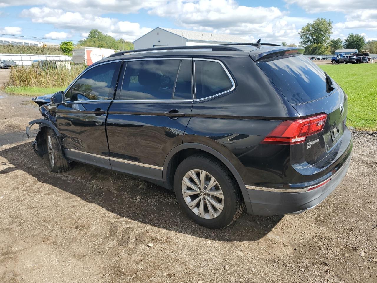 3VV2B7AX8JM174776 2018 Volkswagen Tiguan Se