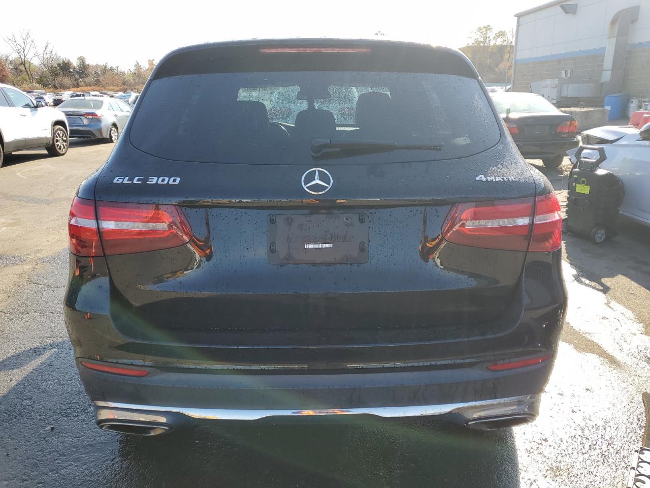 WDC0G4KB5HF171217 2017 Mercedes-Benz Glc 300 4Matic