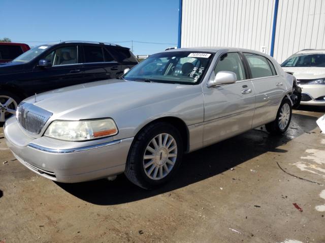 Lawrenceburg, KY에서 판매 중인 2004 Lincoln Town Car Executive - Rear End