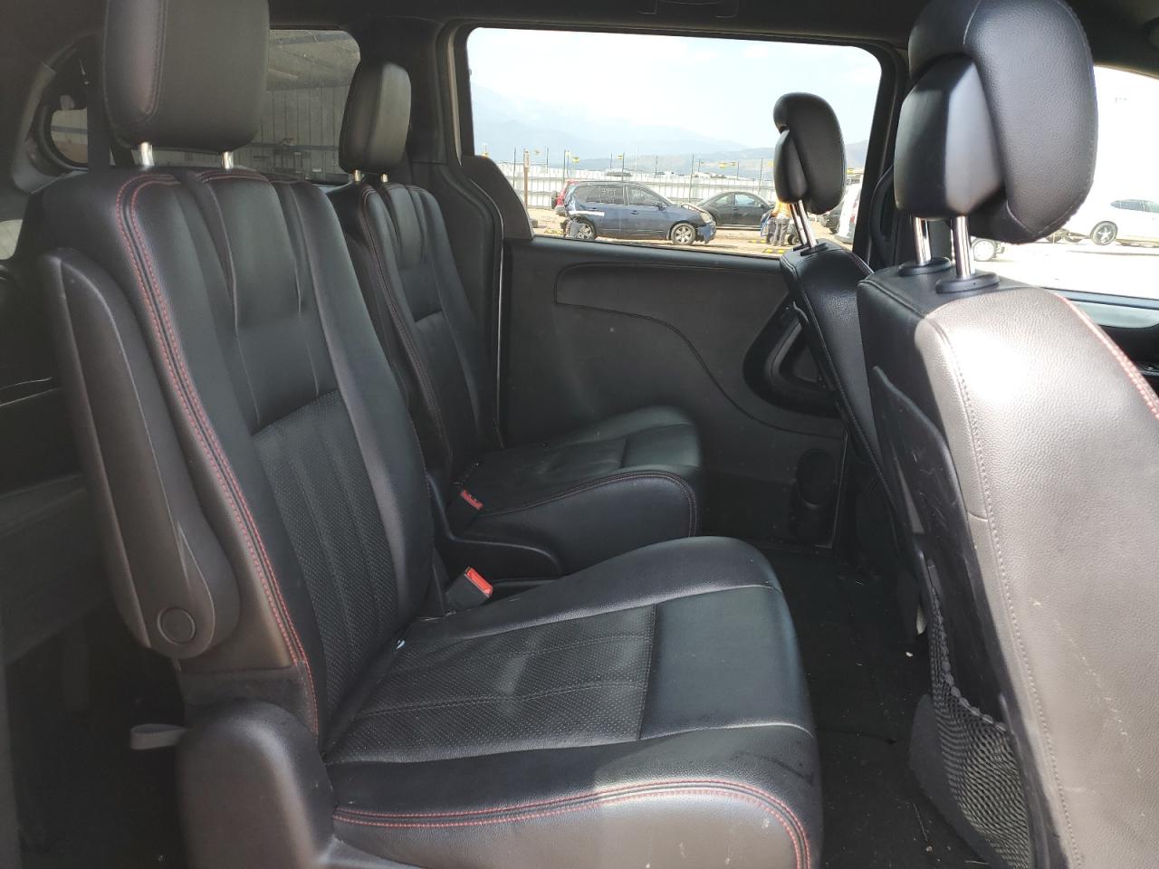 2016 Dodge Grand Caravan R/T VIN: 2C4RDGEG0GR318663 Lot: 73024254