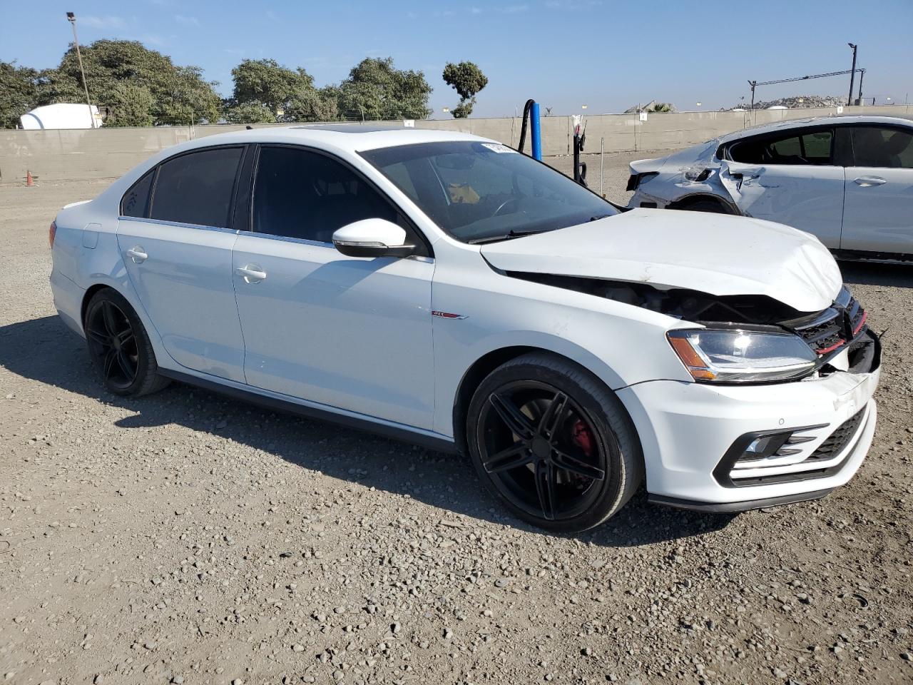 2017 Volkswagen Jetta - Image 4
