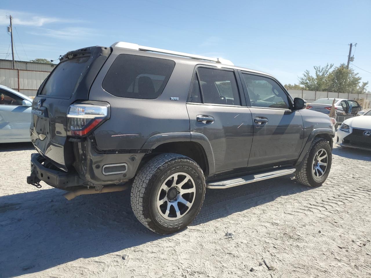 VIN JTEZU5JR0G5125627 2016 TOYOTA 4RUNNER no.3