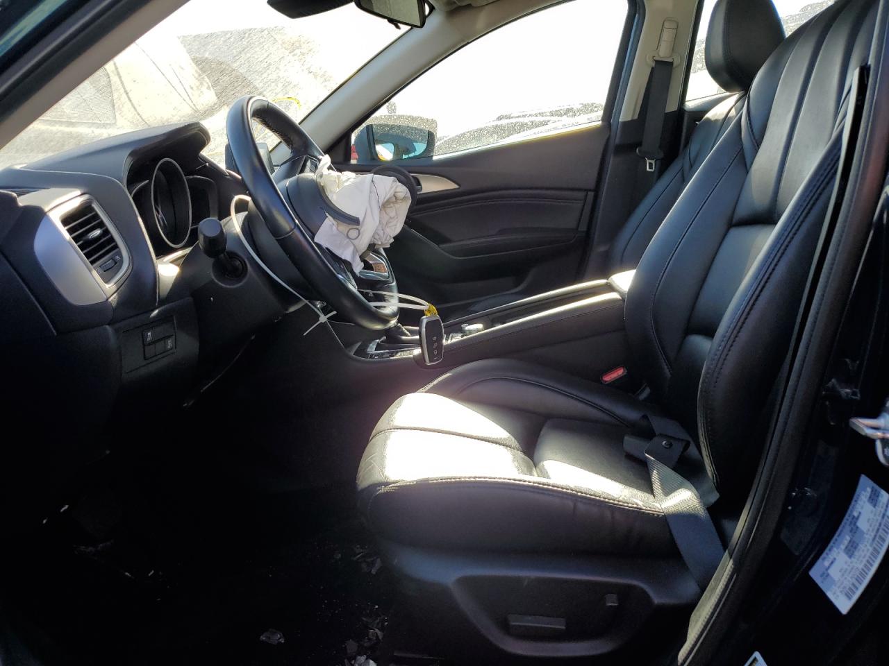 2018 Mazda 3 Touring VIN: 3MZBN1L31JM243706 Lot: 74636474