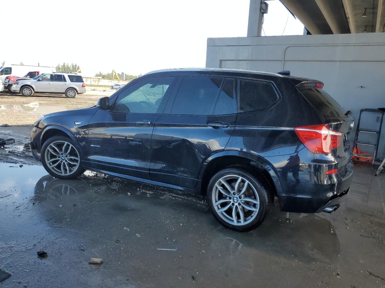 VIN 5UXWX7C32H0U43510 2017 BMW X3 no.2