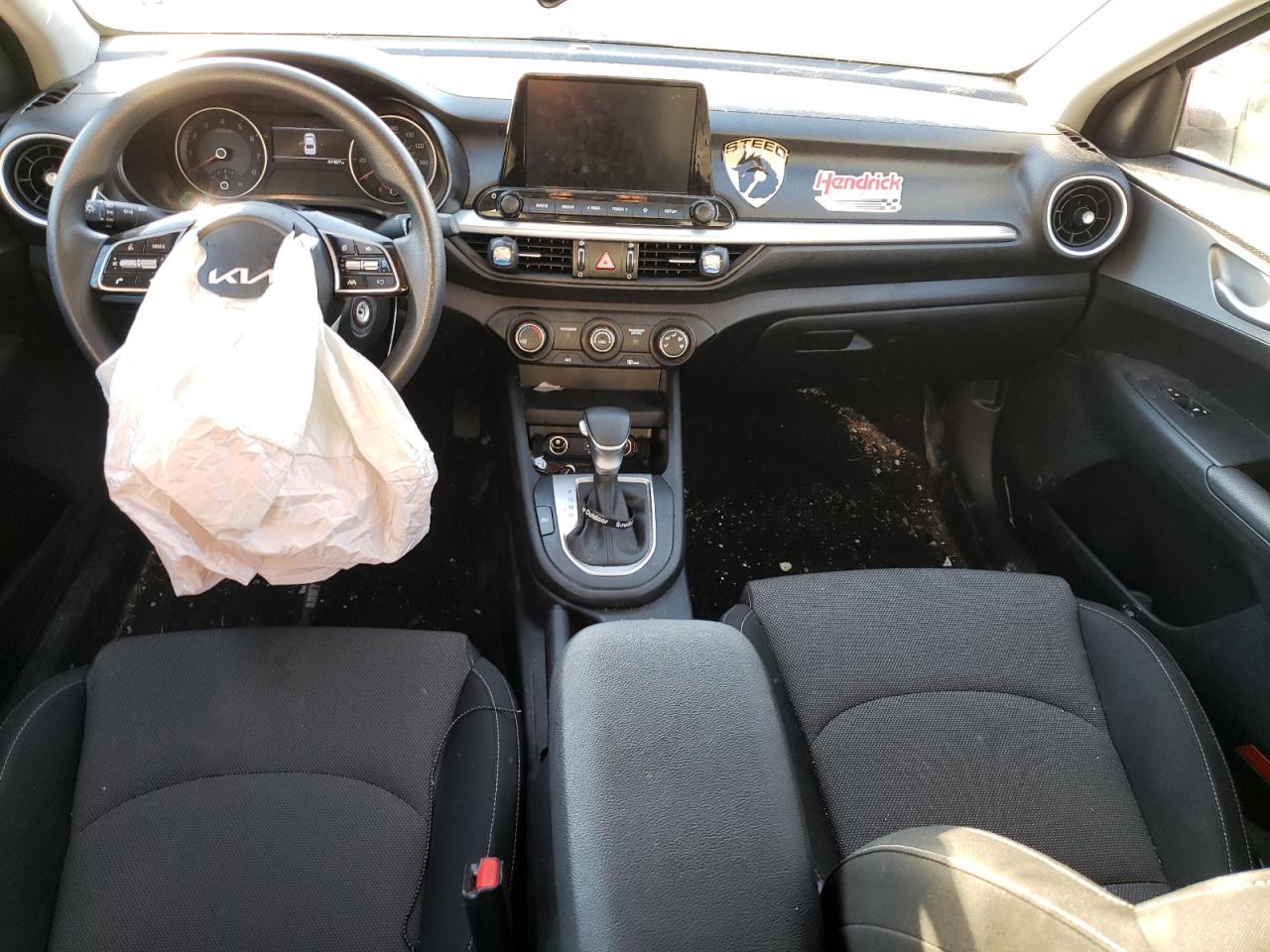 2023 Kia Forte - Image 8