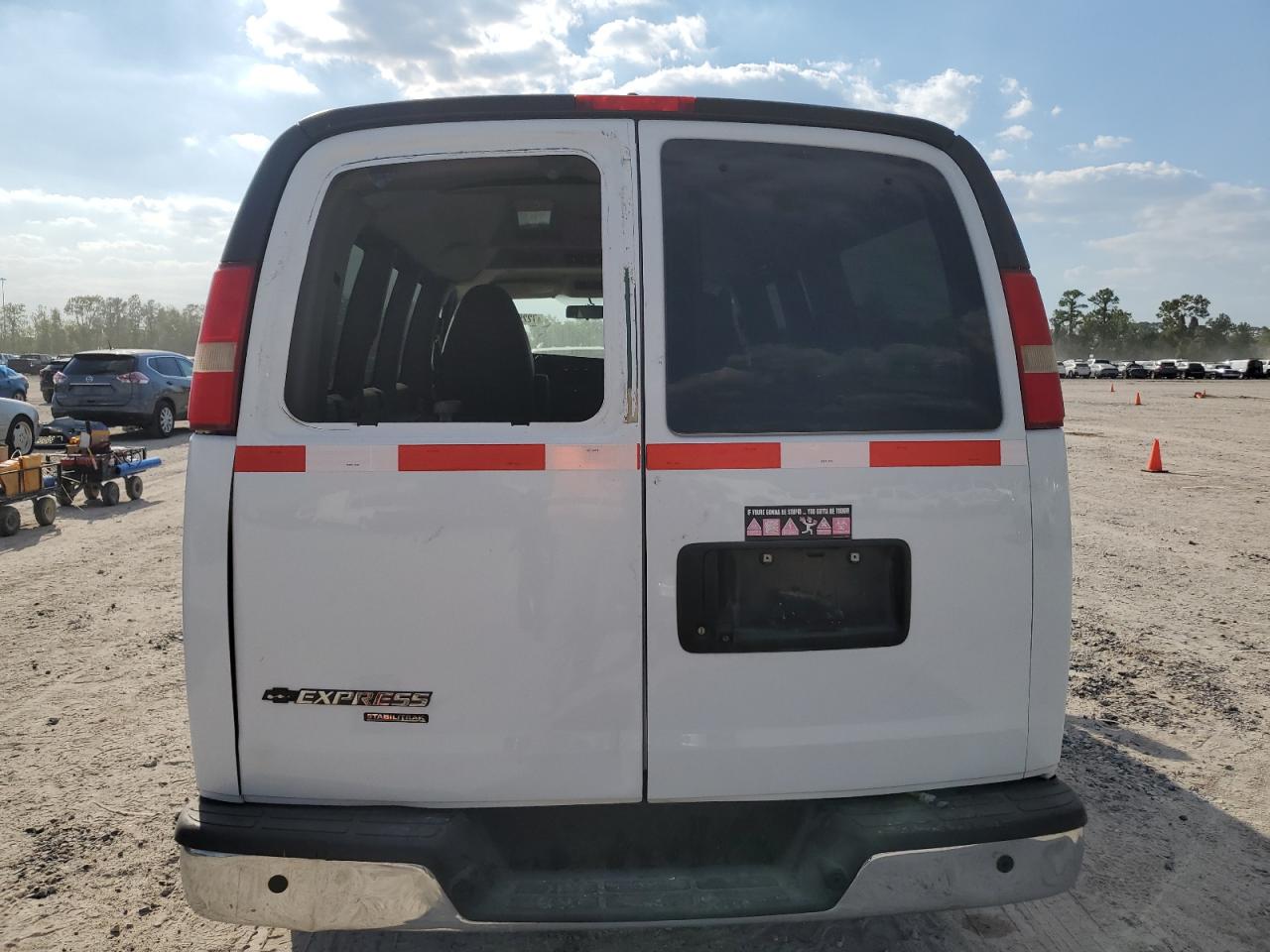 1GBSGCF40D1154471 2013 Chevrolet Express G1500 Lt