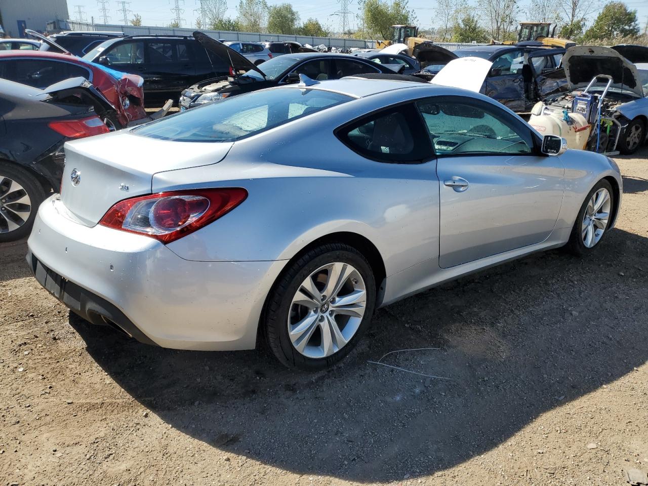 2010 Hyundai Genesis - Image 3