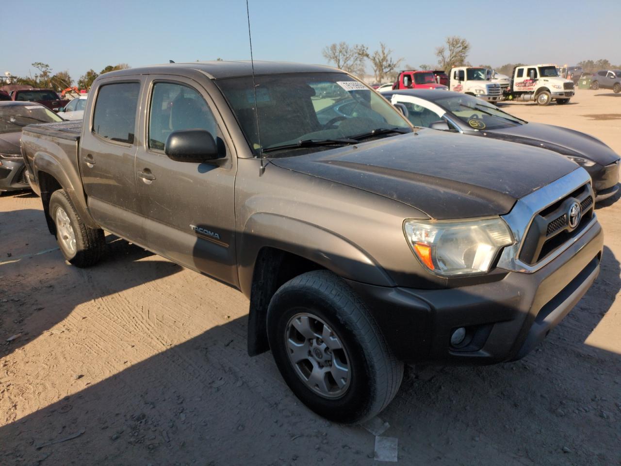 2015 Toyota Tacoma - Image 4