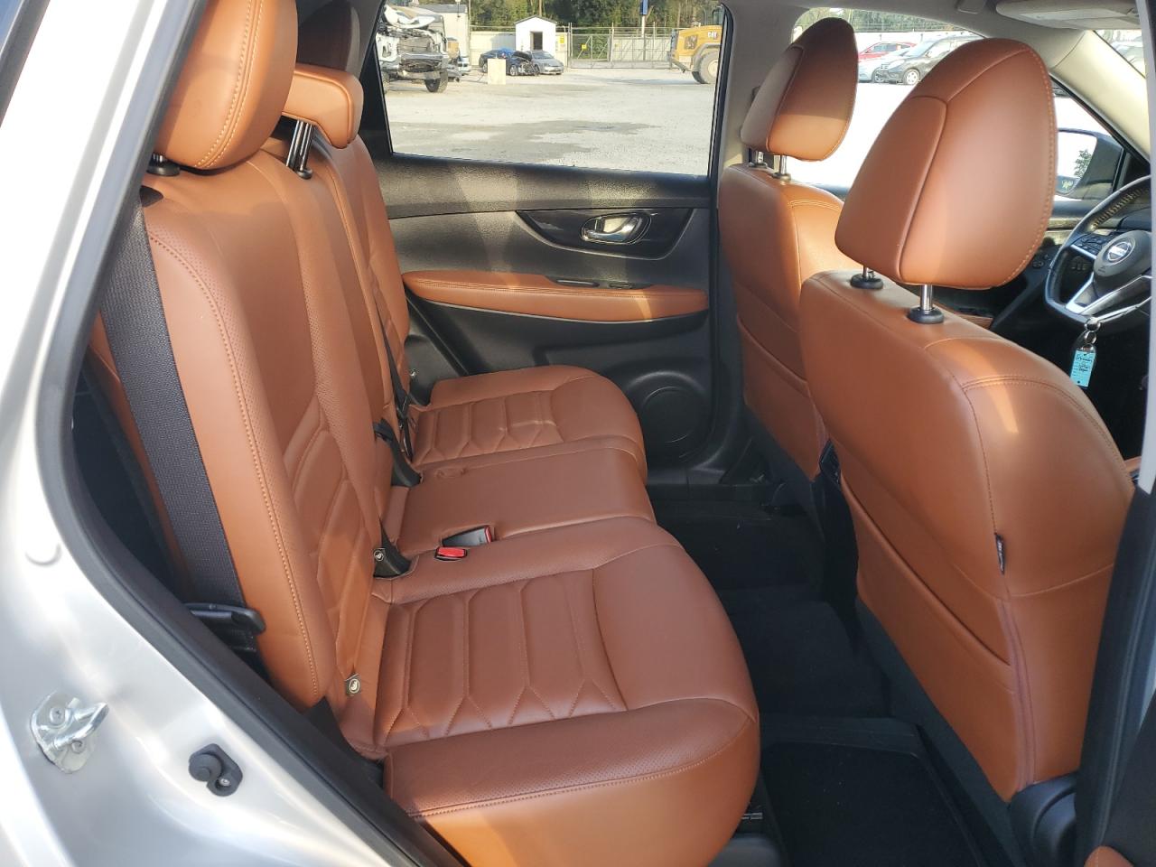 2017 Nissan Rogue - Image 11