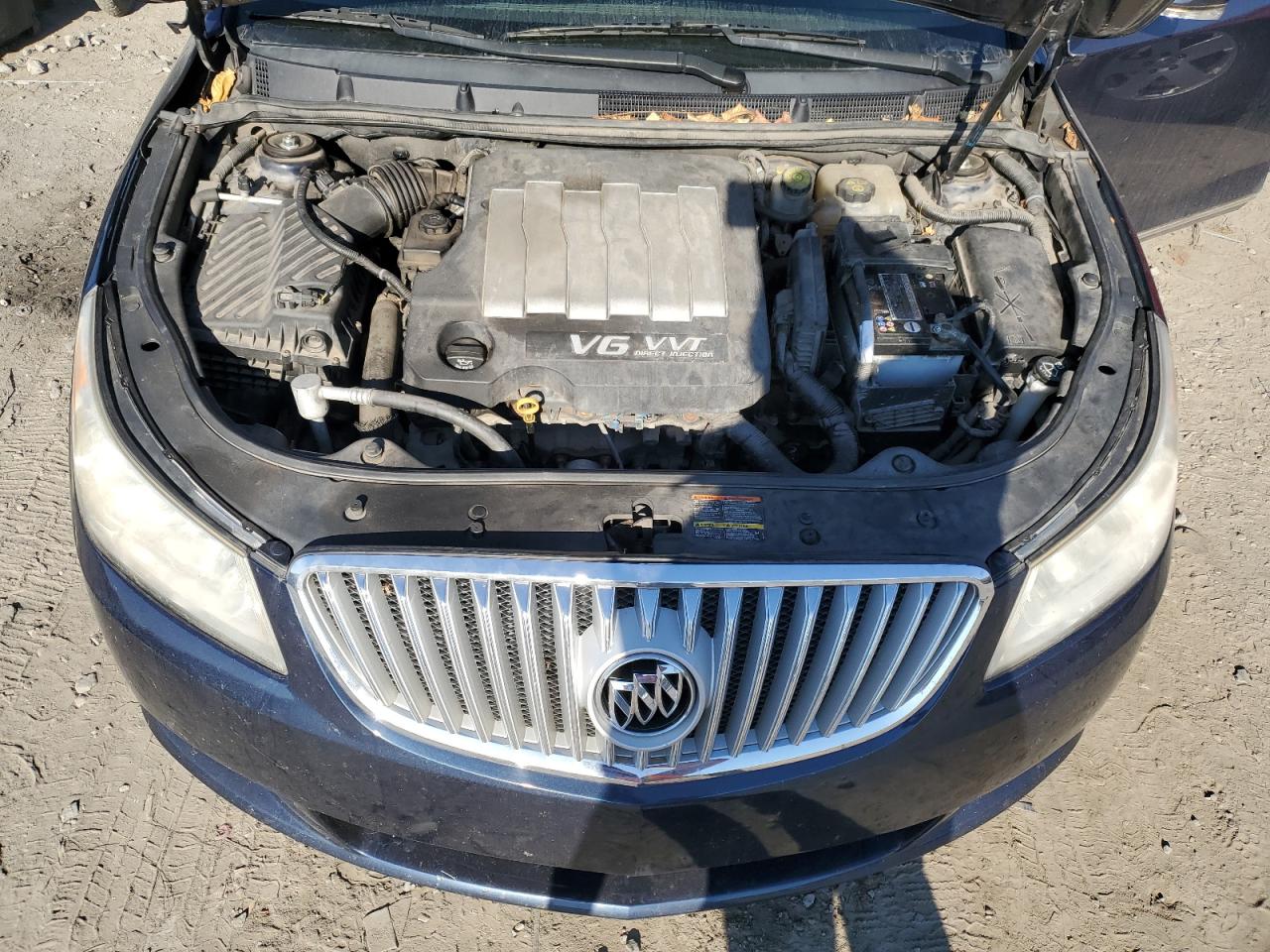 2010 Buick LaCrosse - Image 11