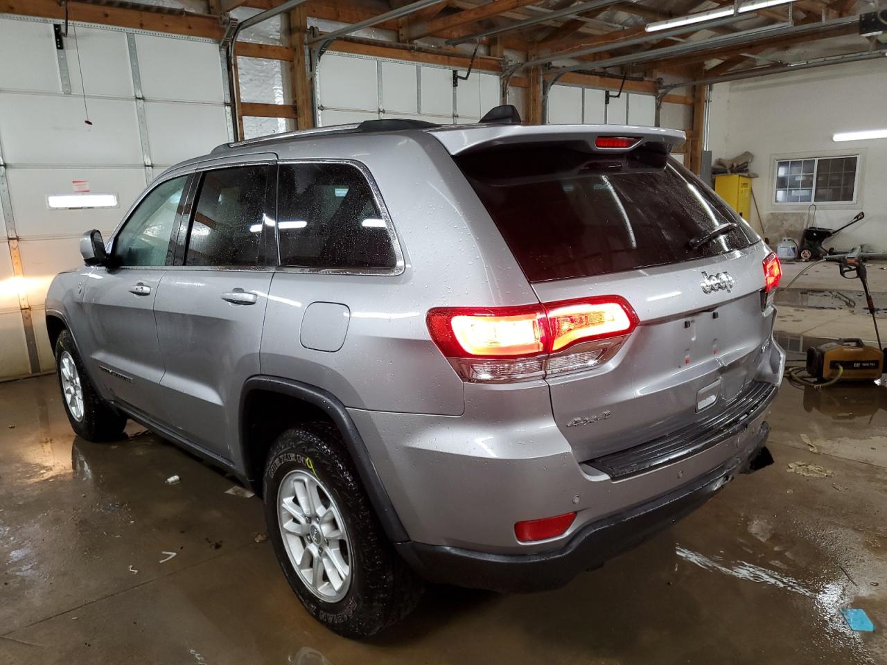 2020 Jeep Grand Cherokee - Image 2