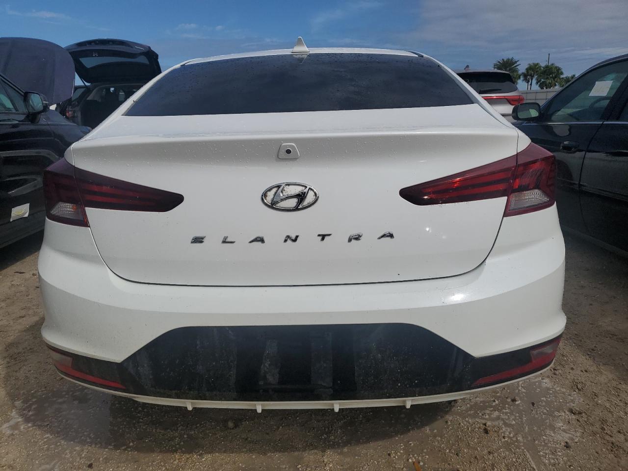 2019 Hyundai Elantra - Image 6