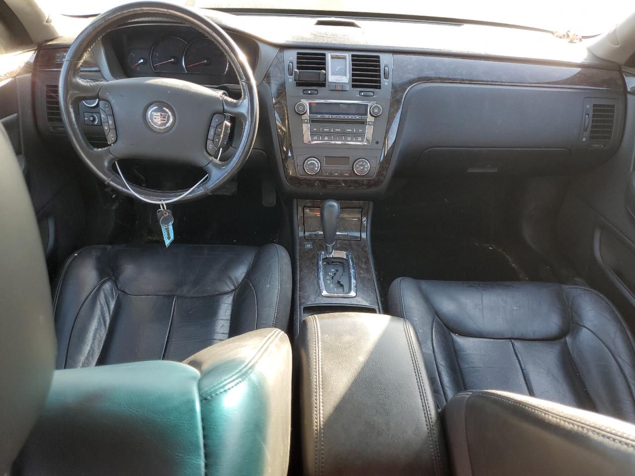 2009 Cadillac DTS - Image 8