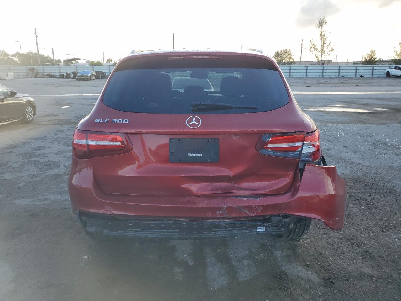 WDC0G4JBXGF039330 2016 Mercedes-Benz Glc 300