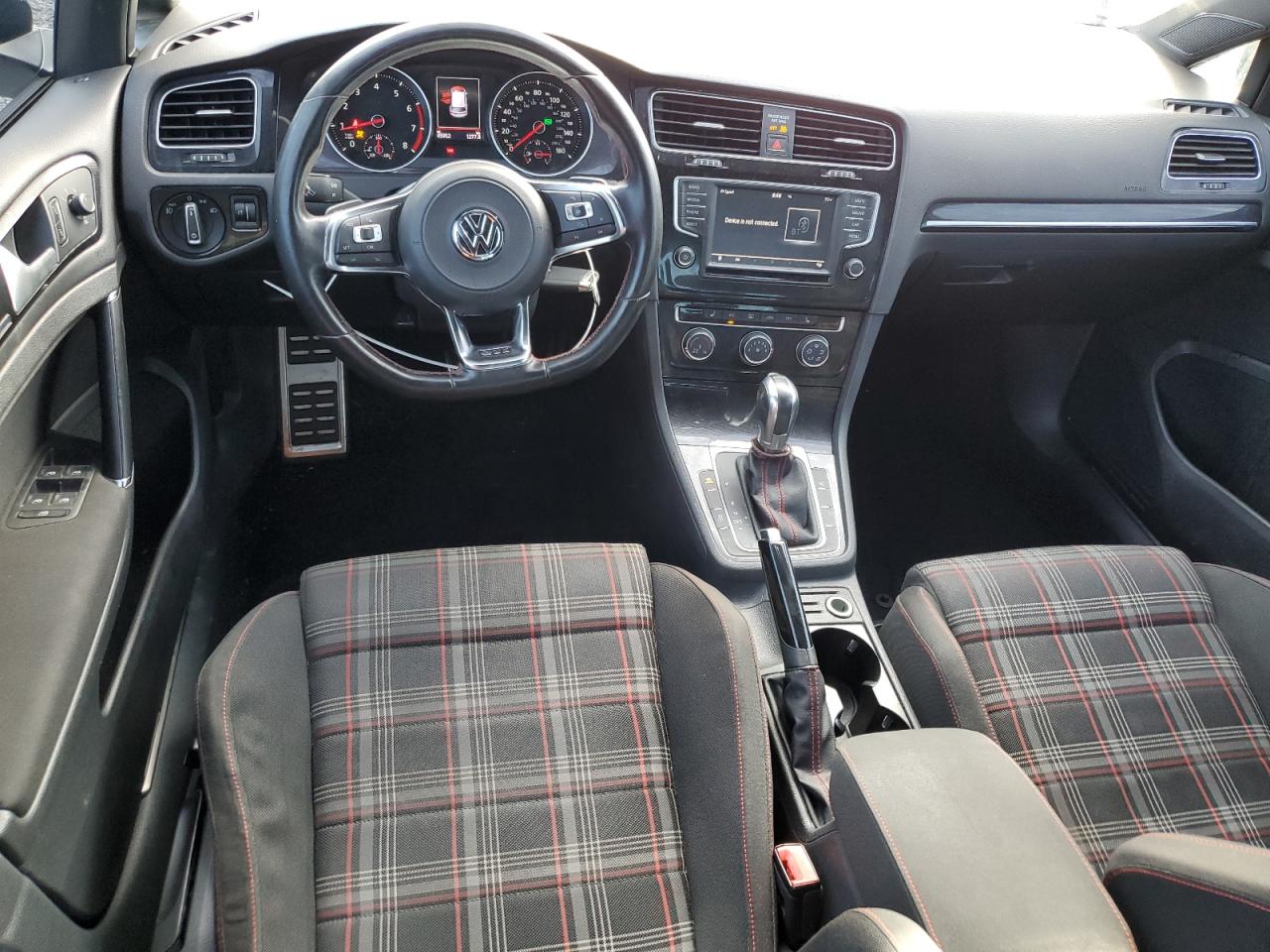 3VW4T7AU8HM004371 2017 Volkswagen Gti S