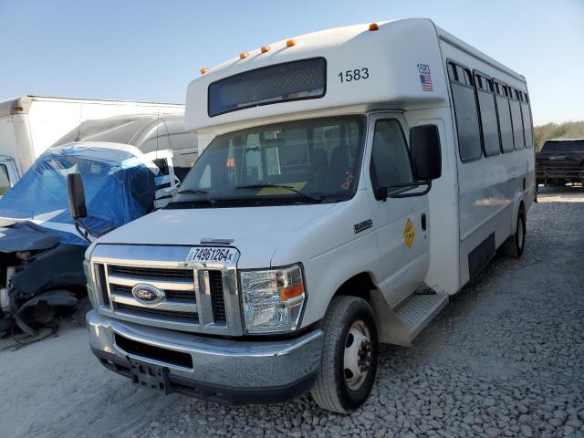 2016 Ford Econoline E450 Super Duty Cutaway Van