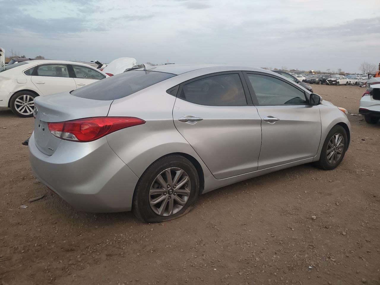 2011 Hyundai Elantra - Image 3