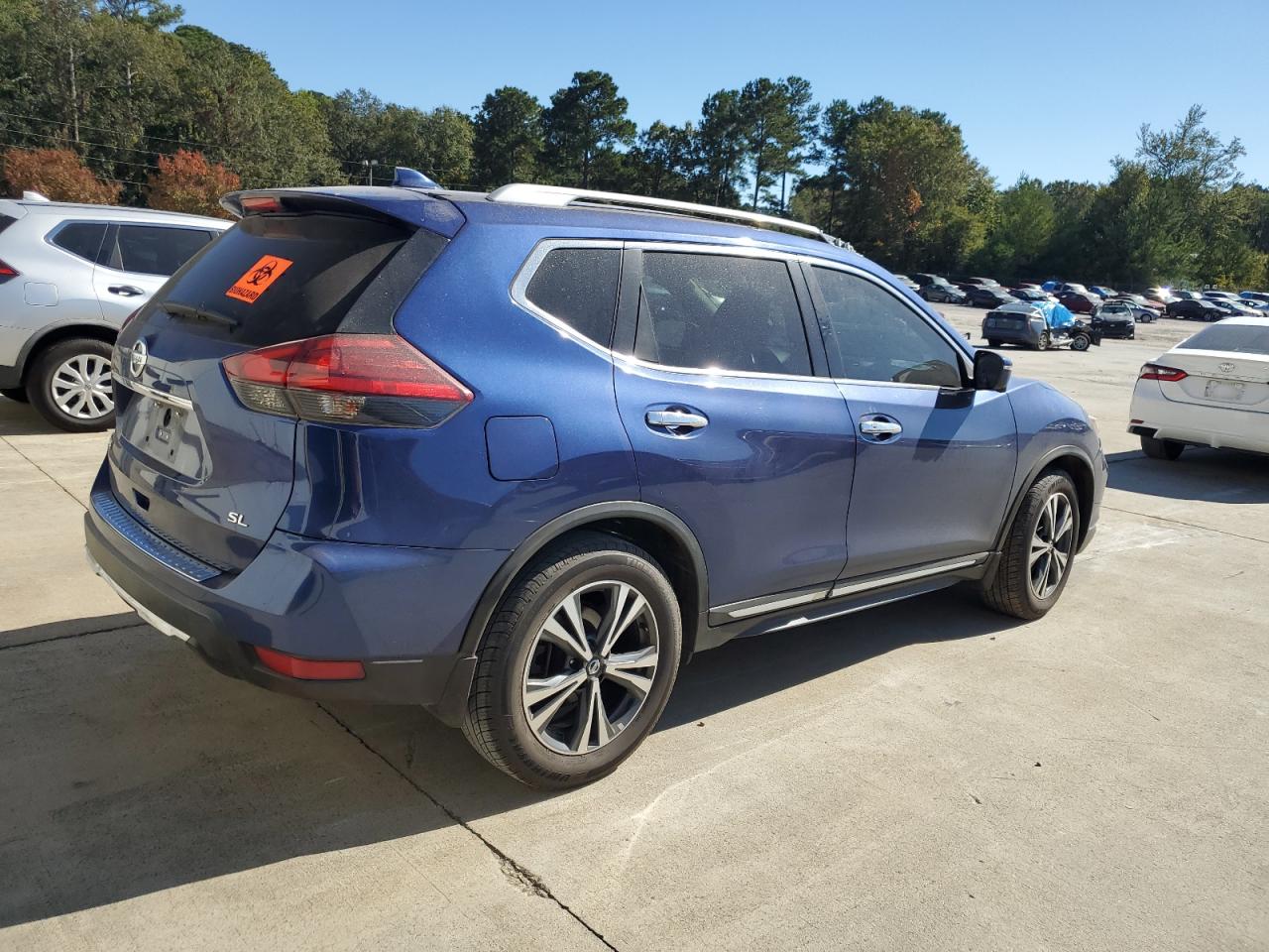 2017 Nissan Rogue - Image 3