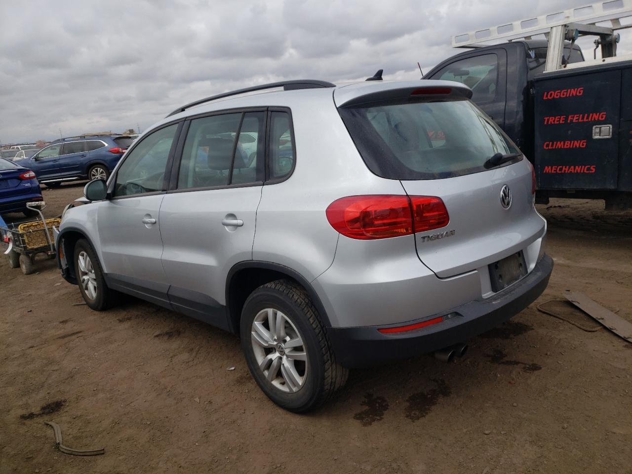 VIN WVGBV7AX0HK021327 2017 VOLKSWAGEN TIGUAN no.2