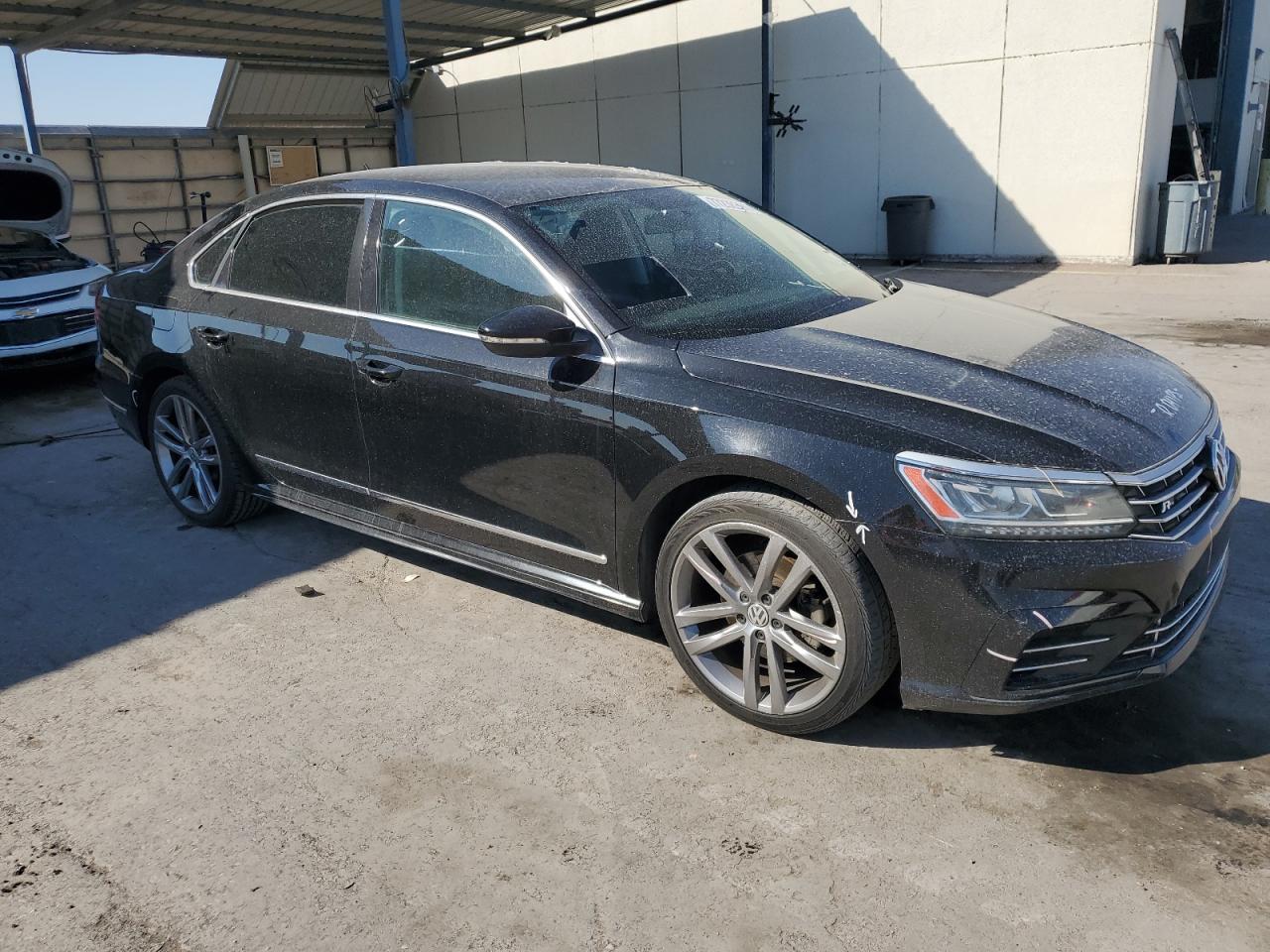 2016 Volkswagen Passat - Image 4