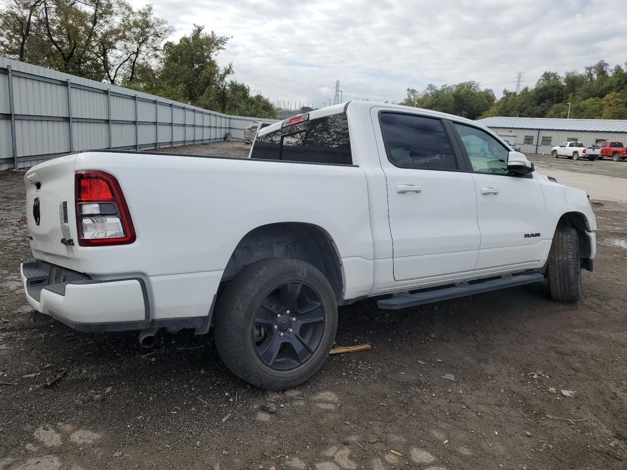 2020 RAM 1500 - Image 3