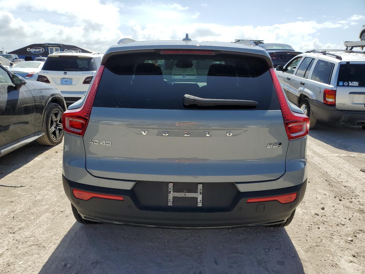 2024 Volvo Xc40 Core VIN: YV4L12UKXR2232072 Lot: 74004064