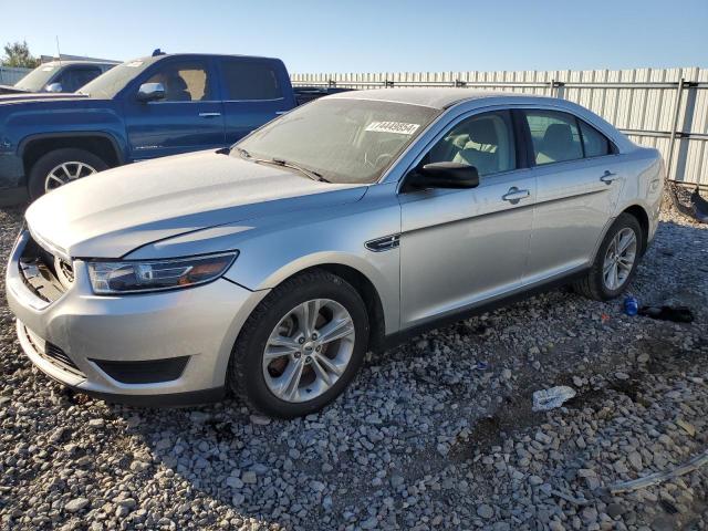 2018 Ford Taurus Se