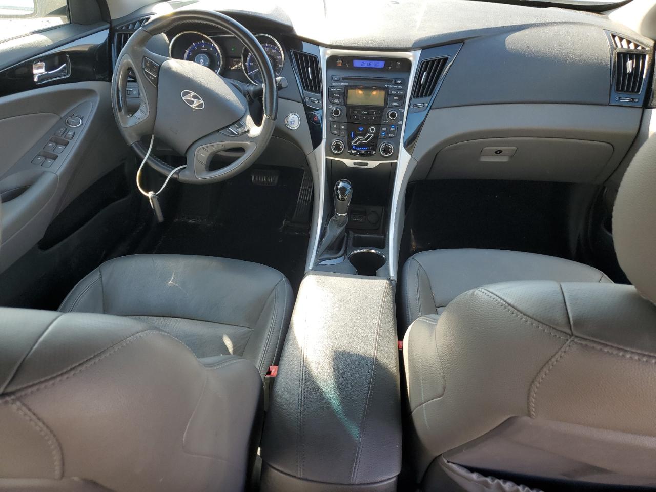 2012 Hyundai Sonata - Image 8