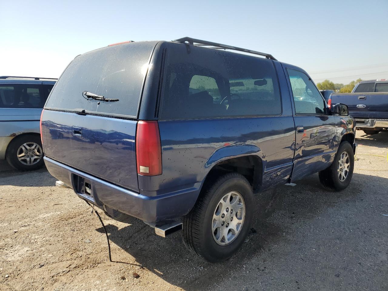 1998 Chevrolet Tahoe - Image 3