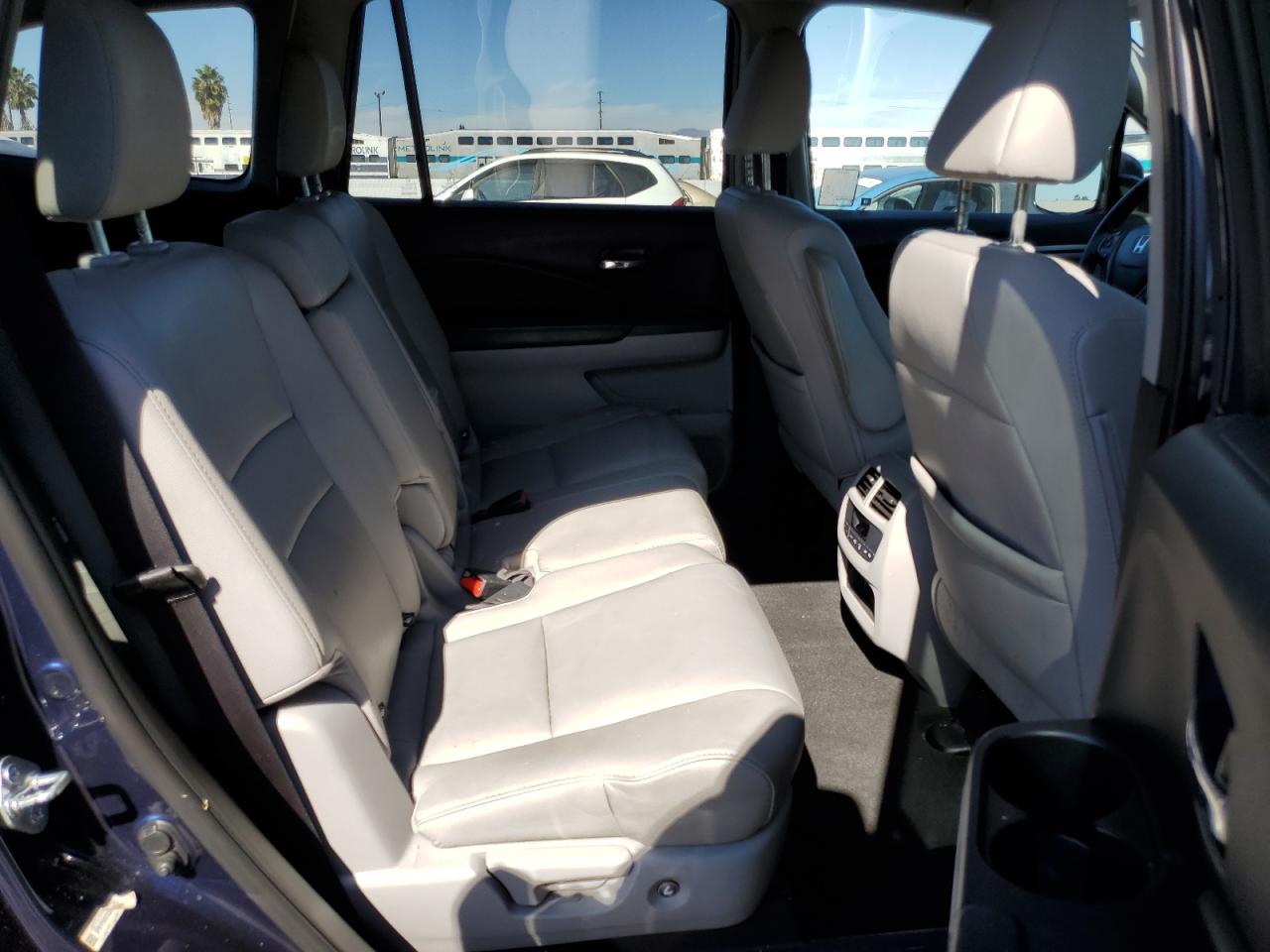 2016 Honda Pilot - Image 11