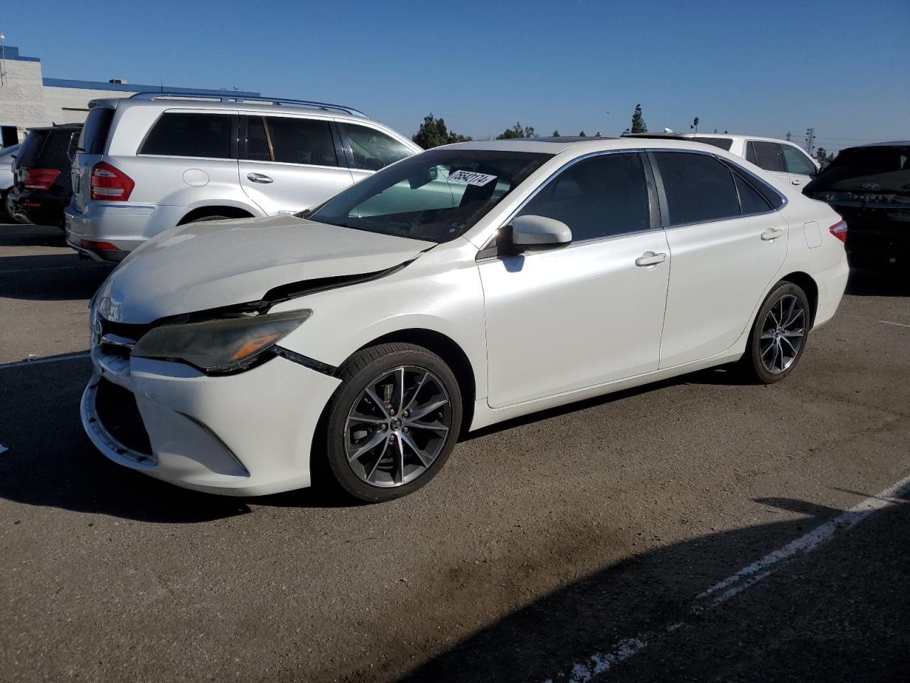 4T1BK1FK4FU562367 2015 TOYOTA CAMRY - Image 1