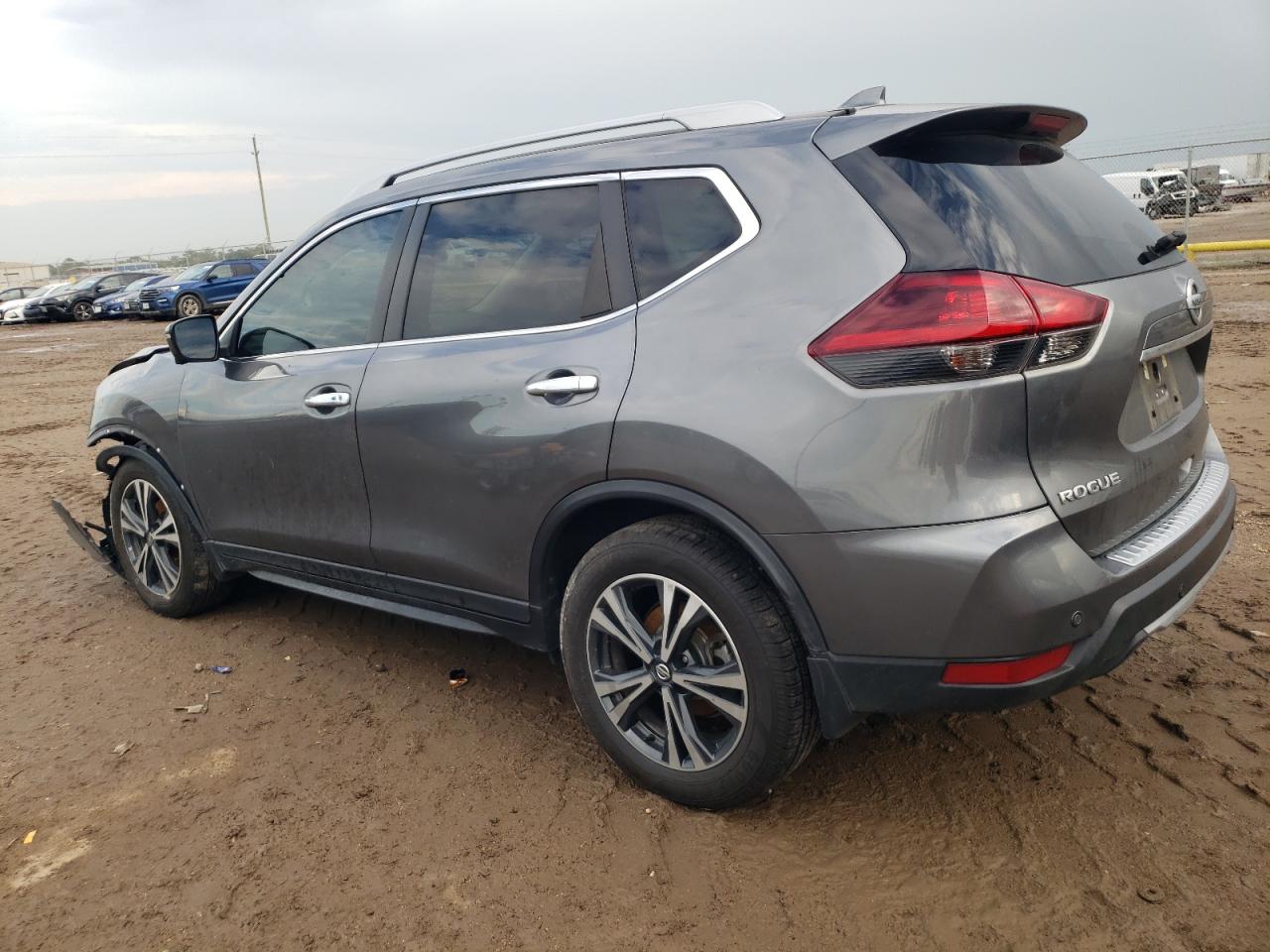 2019 Nissan Rogue - Image 2