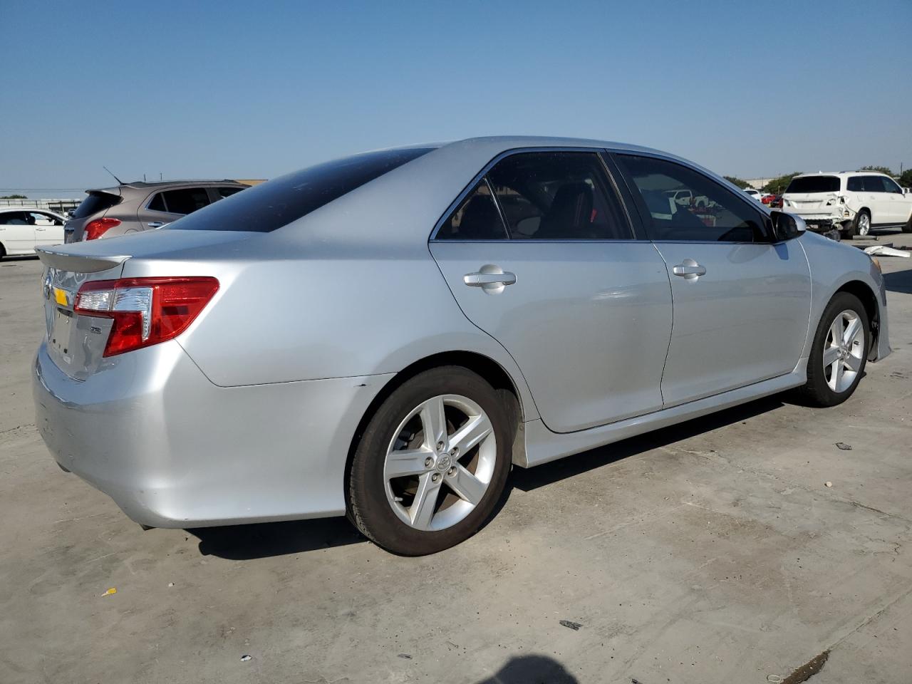 VIN 4T1BF1FK6DU664724 2013 TOYOTA CAMRY no.3