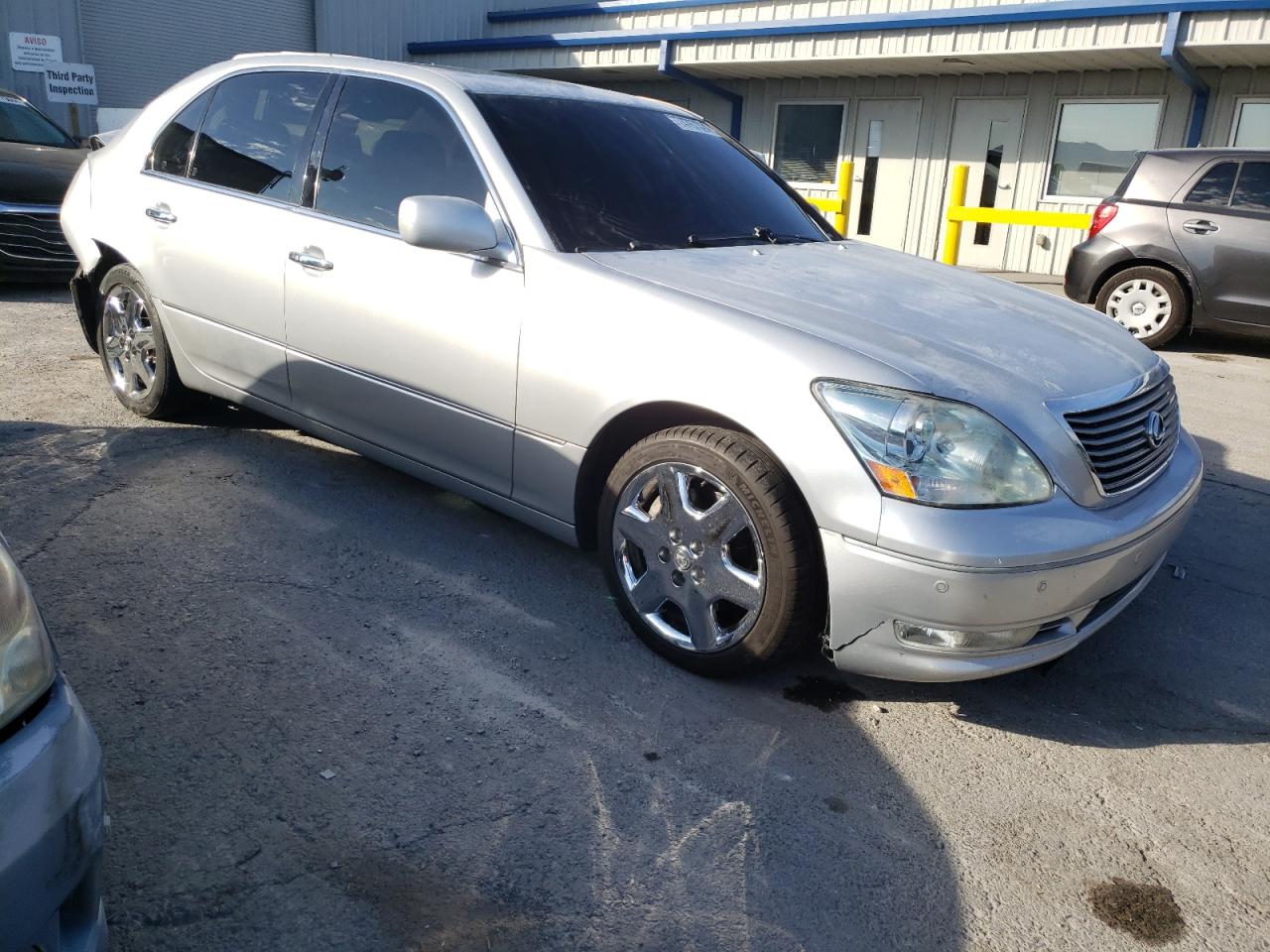 2004 Lexus LS - Image 4