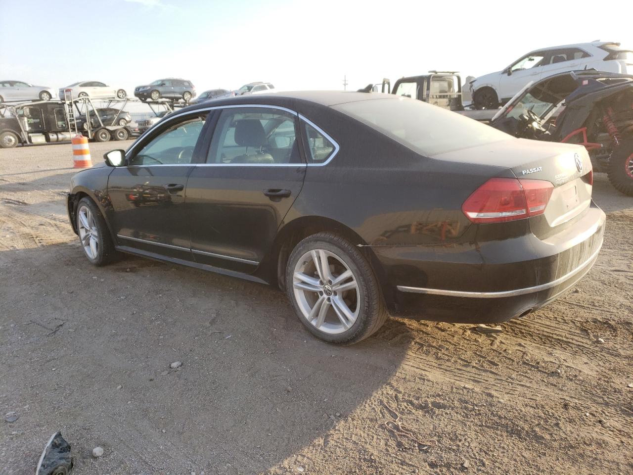 2014 Volkswagen Passat - Image 2