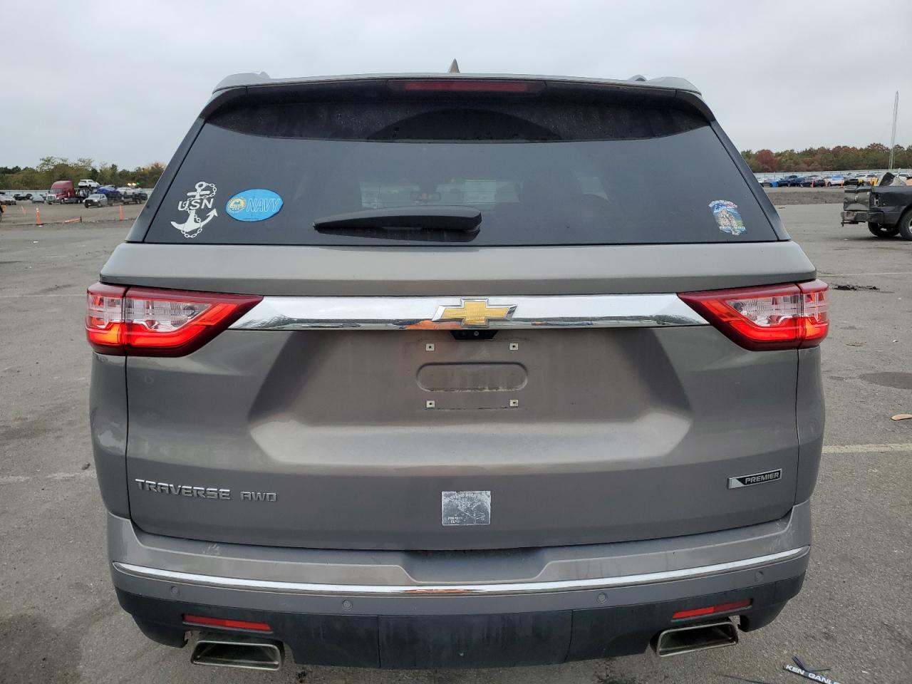 2018 Chevrolet Traverse Premier VIN: 1GNEVJKW4JJ207735 Lot: 75886684