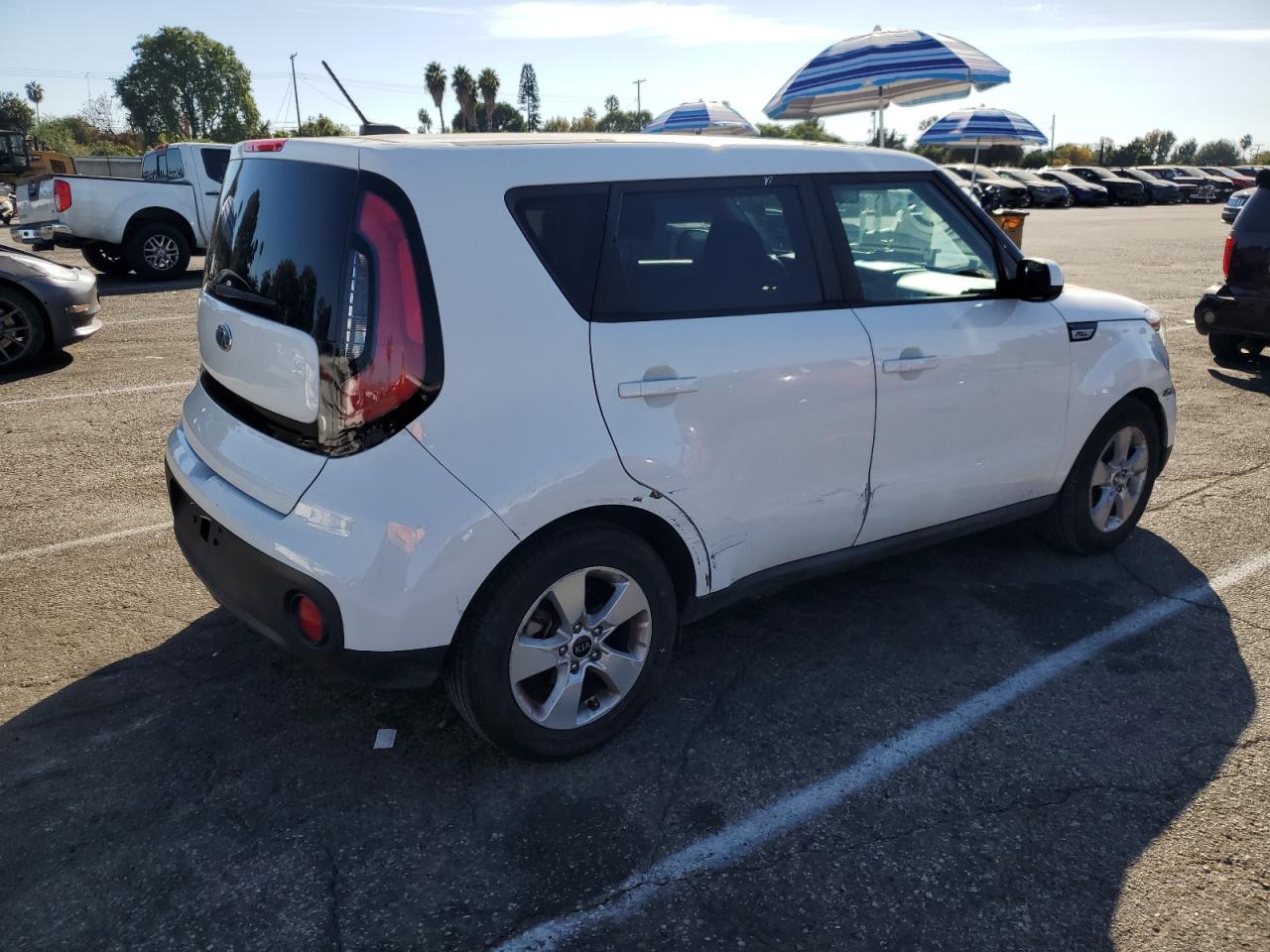 VIN KNDJN2A23H7487246 2017 KIA SOUL no.3