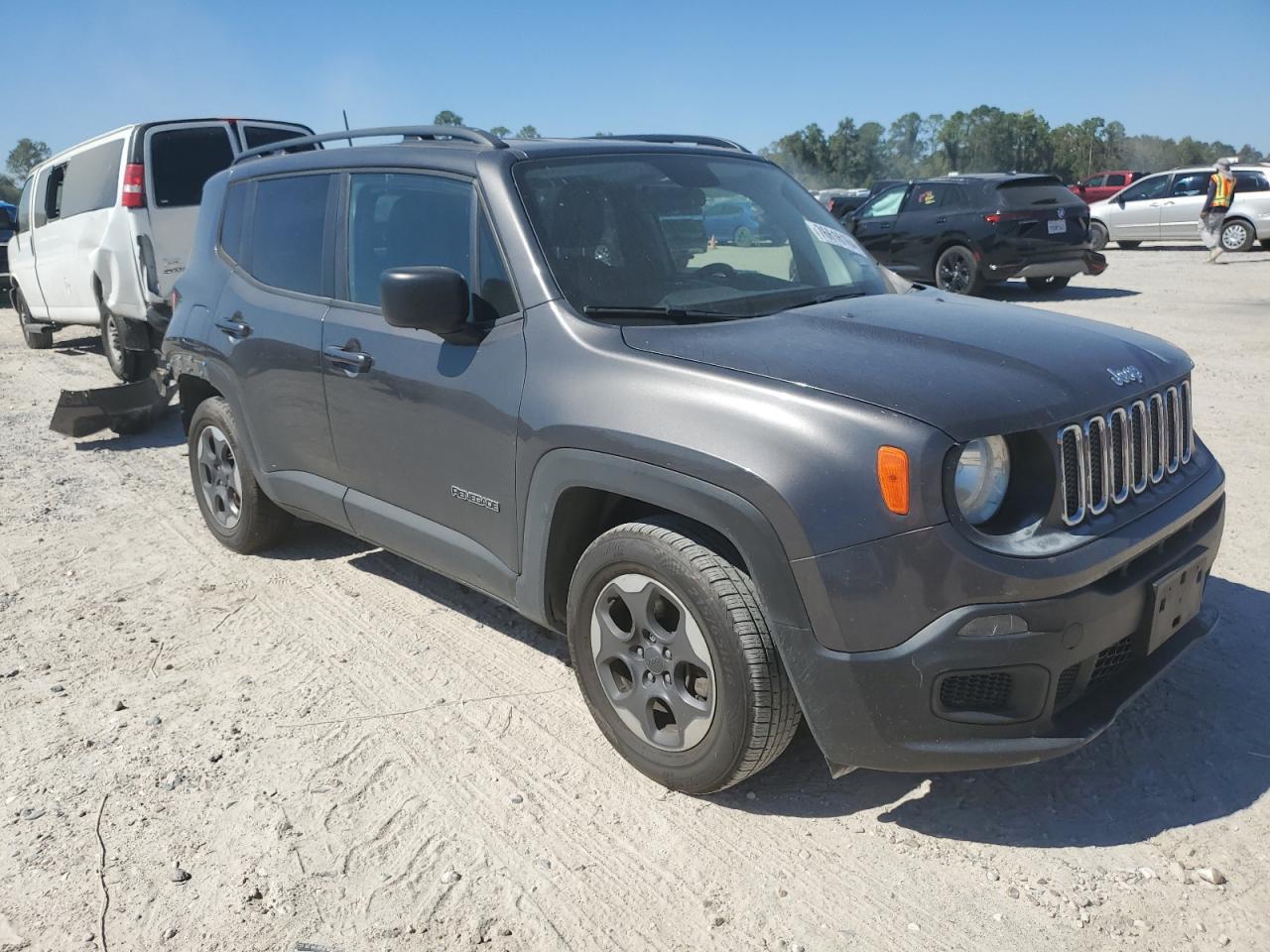 VIN ZACCJAAB4JPG85938 2018 JEEP RENEGADE no.4