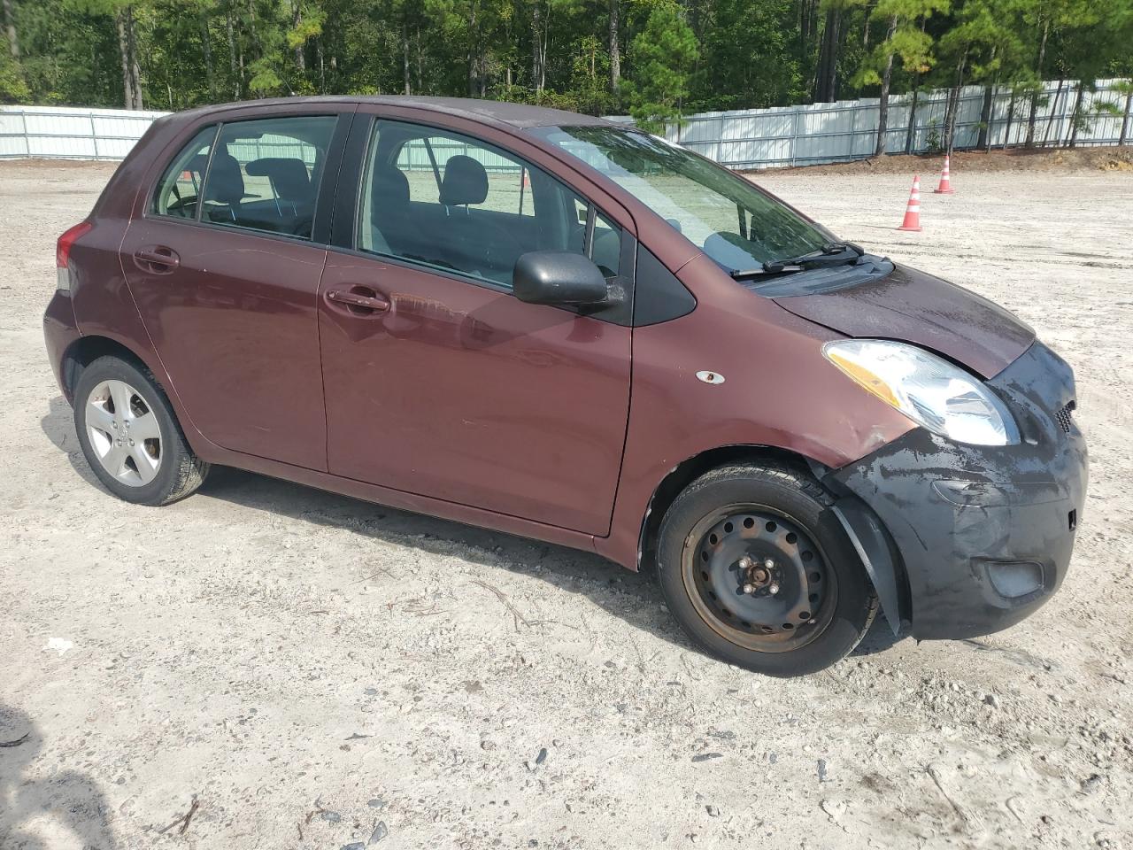 2010 Toyota Yaris - Image 4